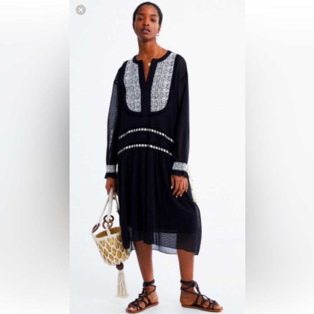 NWT Limited Edition Embroidered Contrasting Black & White Dress  Women Size M US